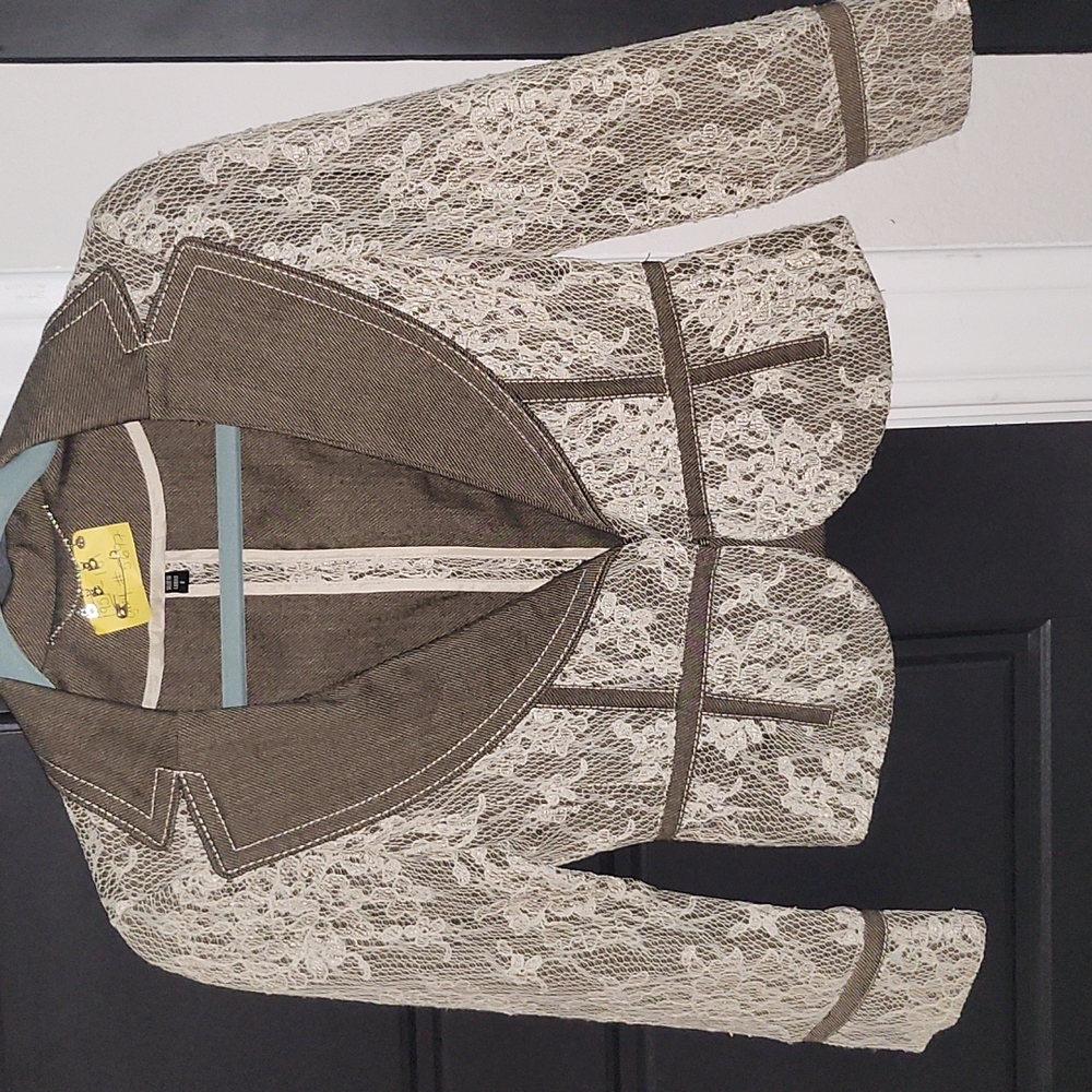 BEBE Romantic lace blazer coat jacket rare size 0